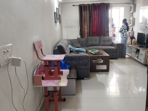 3 bhk fully furnished flat 80 lacs tripolis