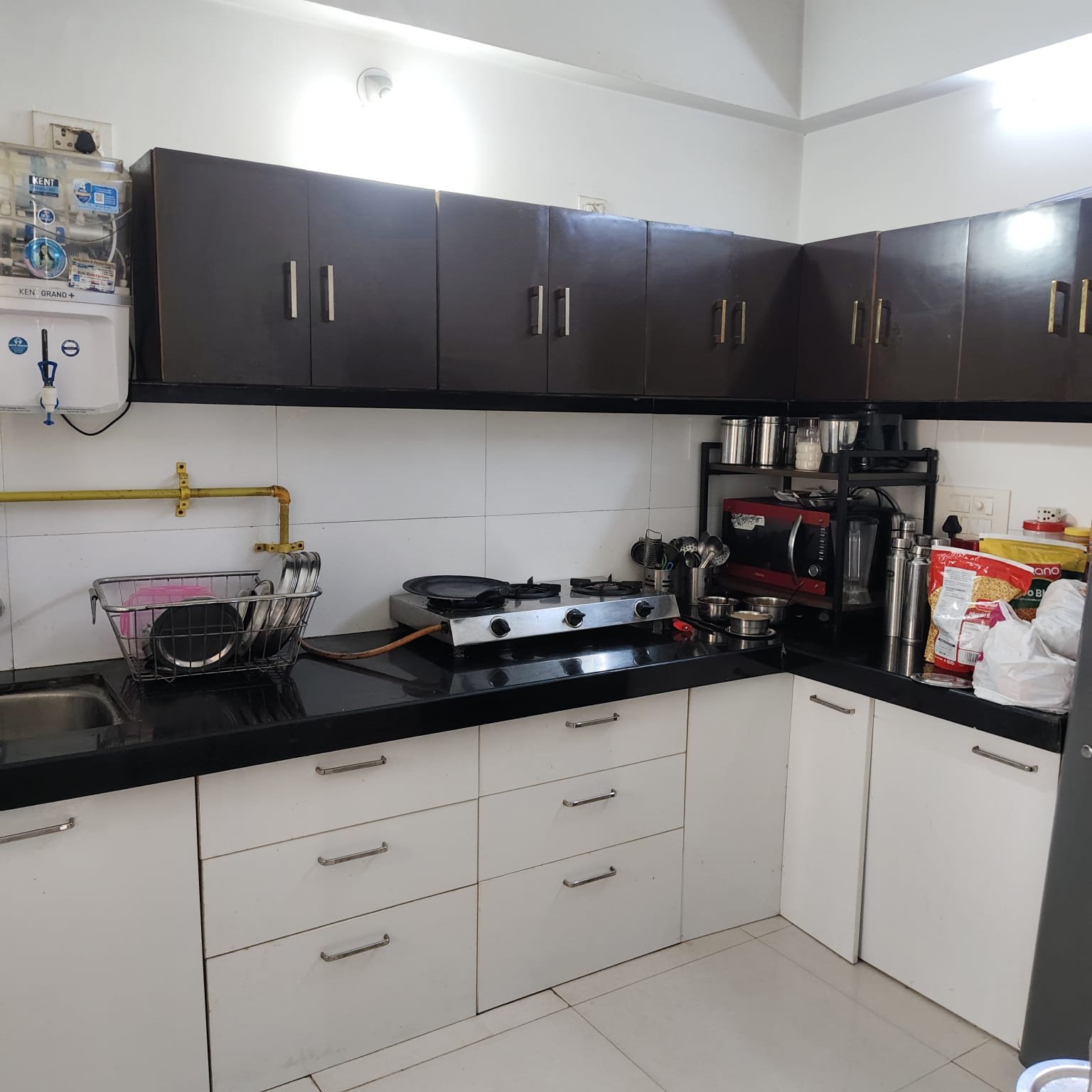 3 bhk fully furnished flat 80 lacs tripolis