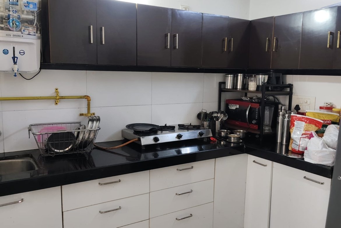 3 bhk fully furnished flat 80 lacs tripolis