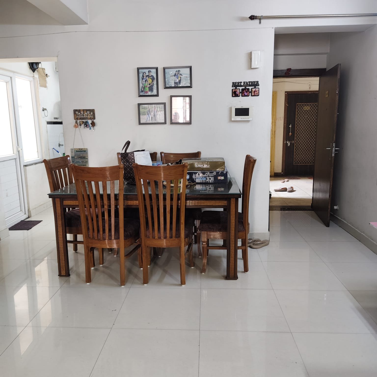 3 bhk fully furnished flat 80 lacs tripolis