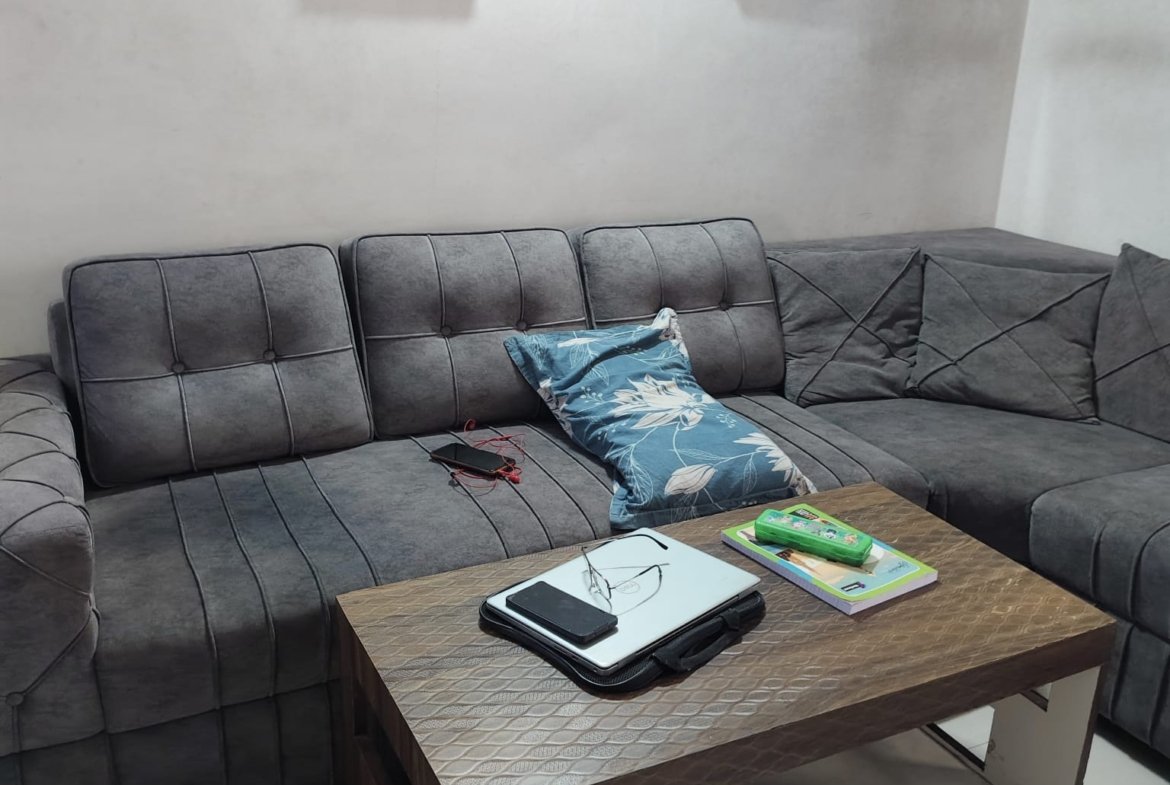 3 bhk fully furnished flat 80 lacs tripolis