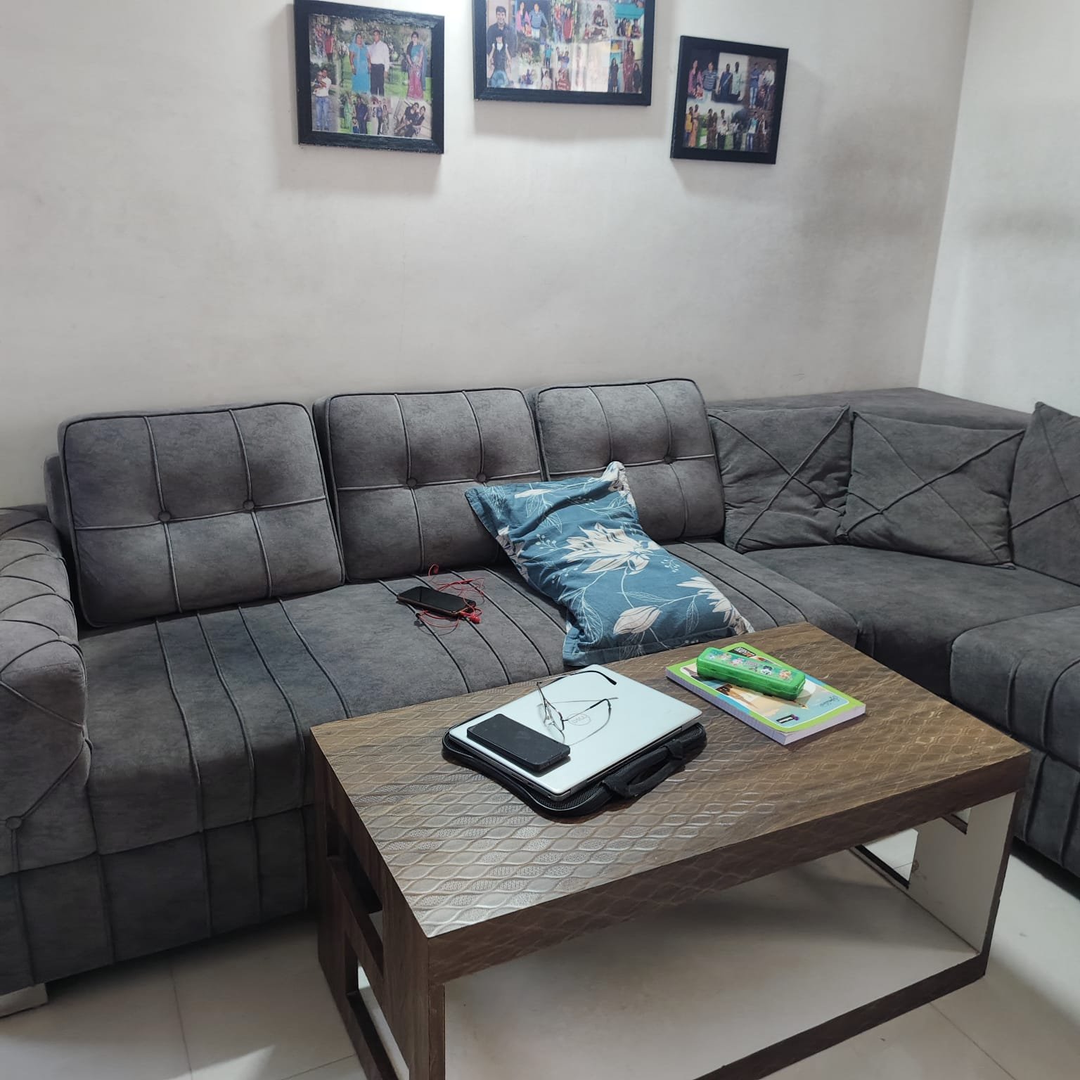 3 bhk fully furnished flat 80 lacs tripolis